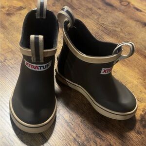 XTRATUF Kids Brown Rain Boots